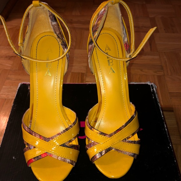 Mustard leather Alba wedges - Picture 2 of 3